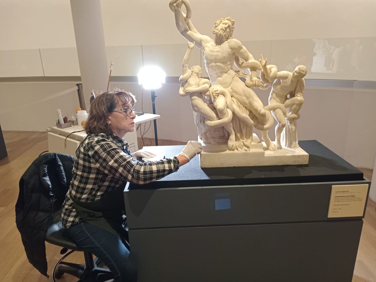 RestauracionMS's tweet photo. #limpieza de #mármol por nuestra restauradora María de la Luz. #Laocoonte en @ElMuseoSoumaya https://t.co/pYOVqRybkg