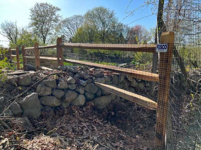Sometimes you have to work with the obstacles in your way. #cedarfence #woodfence #redcedar #whitecedar #lattice #latticefence #shadowboard #stockade #gardenfence #fence #fencerockland #fencebergen #fencewestchester #fenceorange #fencecompany #fenceinstaller #fencecontractor
