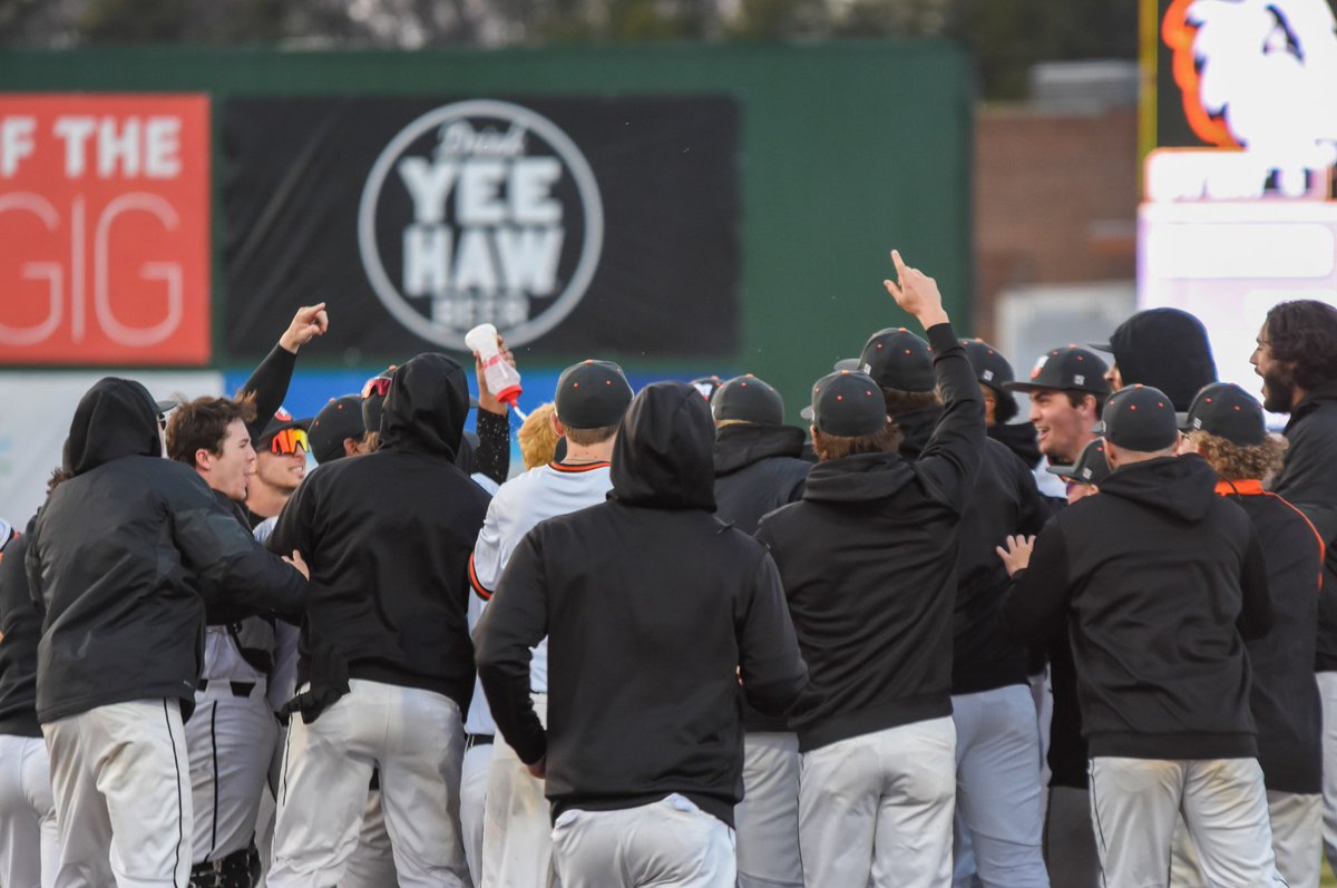 ☝🏻 more sleep till the first day of Fall practice 

#BuffBSB | #BuffStrong
