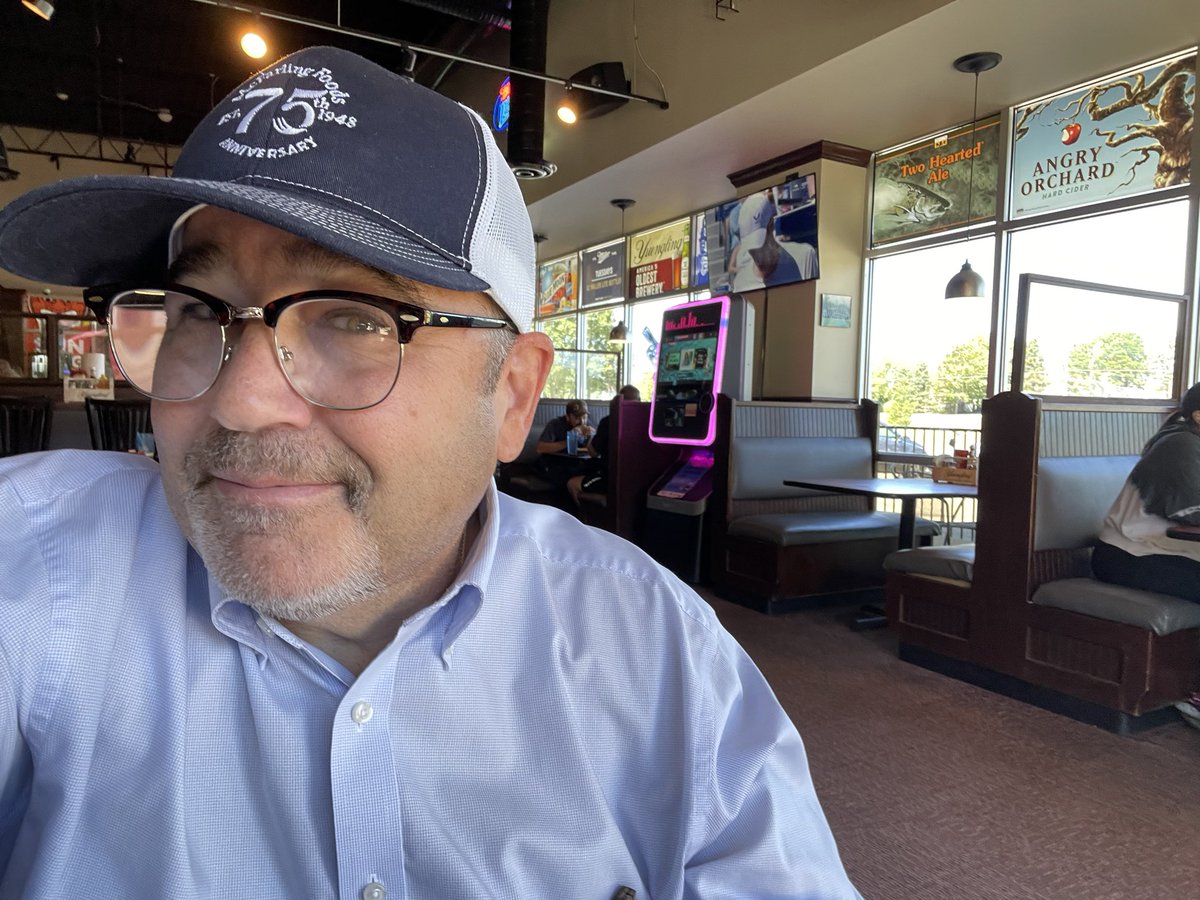 Lunch at one of our faves! Flashbacks on Indy’s south side! #mcfarlingfeedsindy