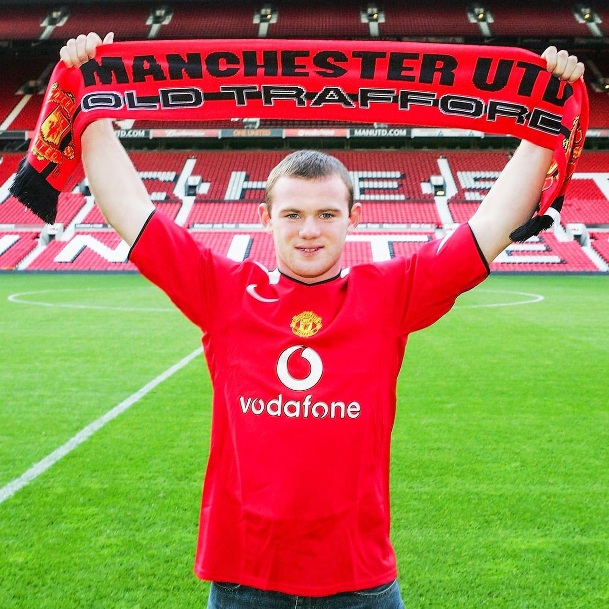 NorTexReds's tweet photo. August 31, 2004. This legend took his place at @ManUtd and road it into the history books and our hearts!! #wazza https://t.co/IuuWykoxnv