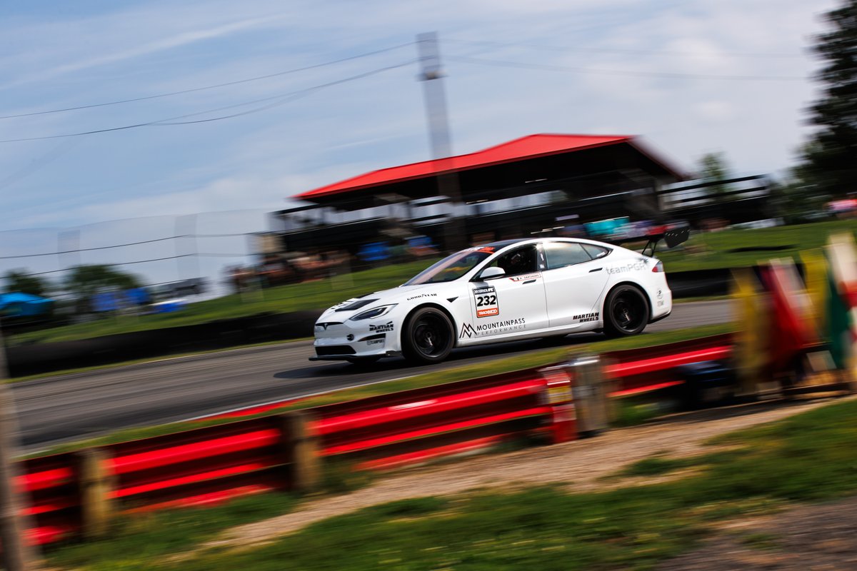 team_pgr's tweet image. After the game is in hand (by the Gophers!) - let us know if you want to stop by and see the #projectplaid racecar lol.