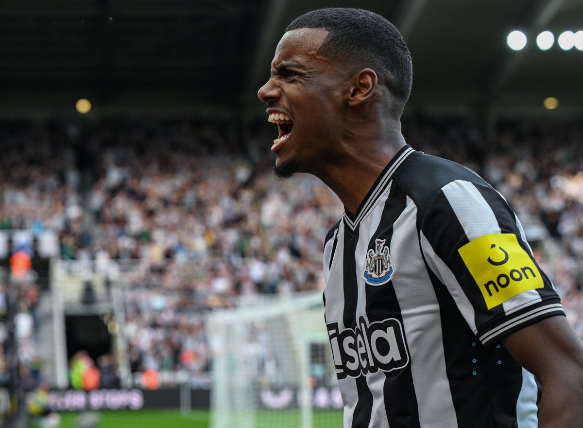 NUFC's tweet image. A @BlackYellow return for Alex Isak! 👊

#UCLdraw