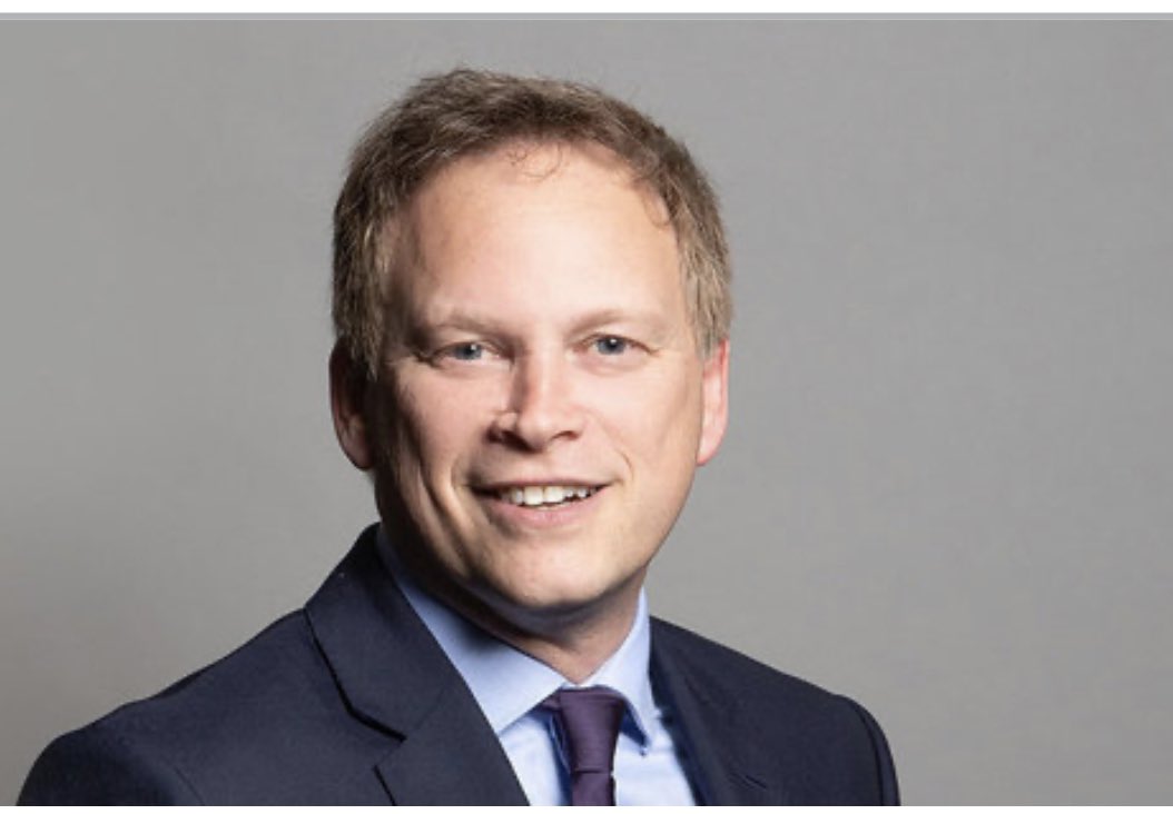 He’s now in charge of #UkDefence
I’ll make a start..
As useless as a -
#ChocolateTeapot
#AshTrayOnAMotorbike
#HandBrakeOnAcanoe
#WingMirrorsOnAsubmarine 
#GlassHammer
#EjectorSeatinAhelicopter