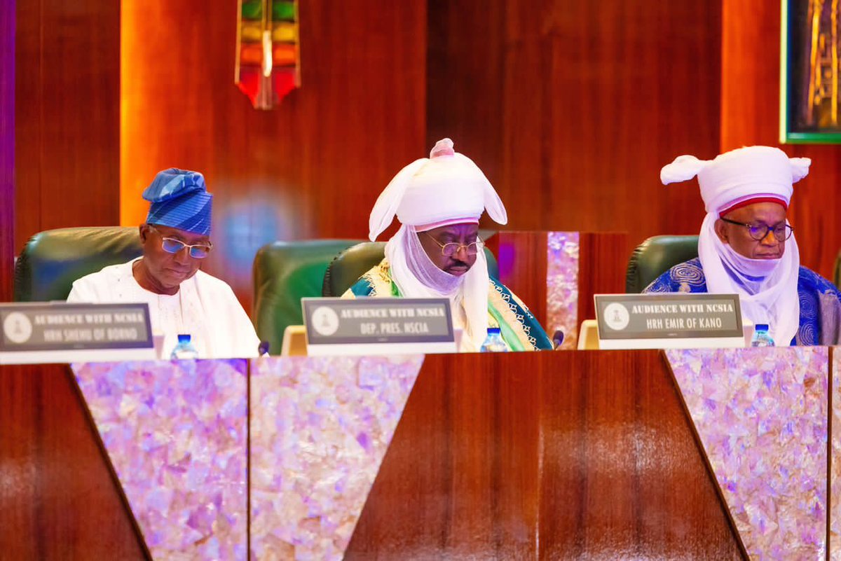 Mayor_ofph's tweet image. Earlier Today, President Bola Ahmed Tinubu (GCFR) receives in audience the Nigeria Supreme Council of Islamic Affairs led by the Sultan of Sokoto, His Eminence, Muhammad Sa’ad Abubakar III, at the State House.

#VillaToday