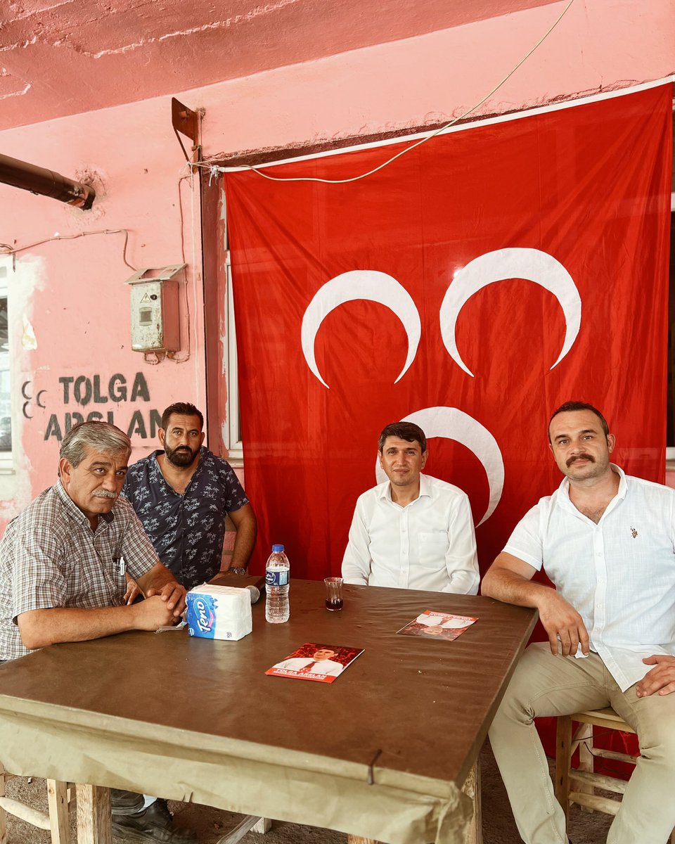 tolgaarslantr's tweet photo. 📍#Dedeler mahallemizin #Killik mevkisinde bulunan hemşehrilerimizi ziyaret edip sohbet ettik ve #31Mart2024 yerel seçimlerinde #Tarsus ile alakalı düşüncelerimizi paylaştık. 

#DiyarDiyarAnadolu https://t.co/dbSGLPDVBF