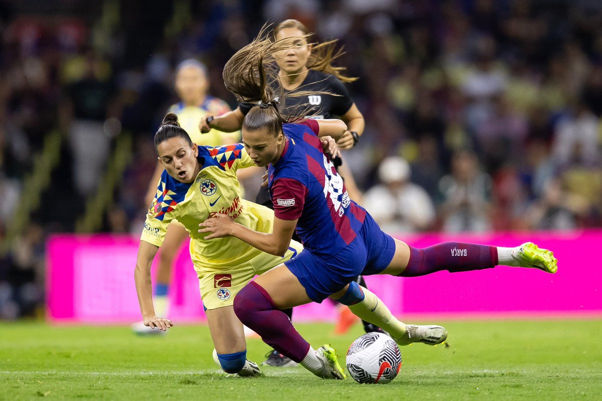 osvaphoto's tweet photo. @AmericaFemenil vs @FCBfemeni 
Camp3onas Tour 2023 https://t.co/lcQg3H4Ksb