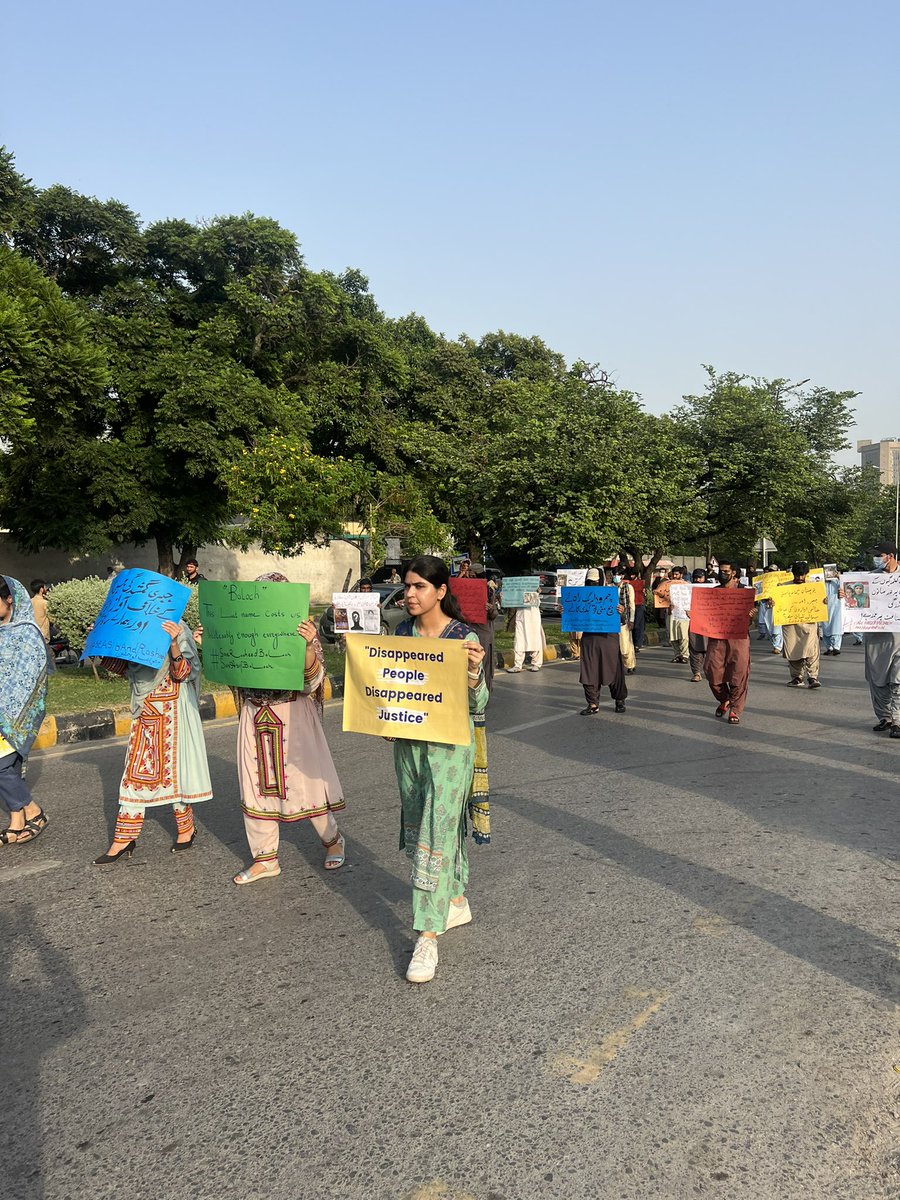 BdRangHalak's tweet photo. The numbers are alarming and the suffering is indescribable - with over 4,000 Pashtun individuals missing and tens of thousands of Baloch, Sindhi, and others affected by forced disappearances. This is a clear violation of human rights.  #EndEnforcedDisappearances https://t.co/o0Yp5Zkfar