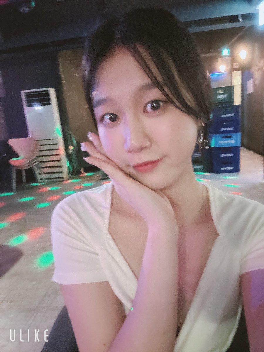 심심해서 
셀카놀이
#시디
#러버
#디엠
#맘눌뎀
#트젠
#쉬멜