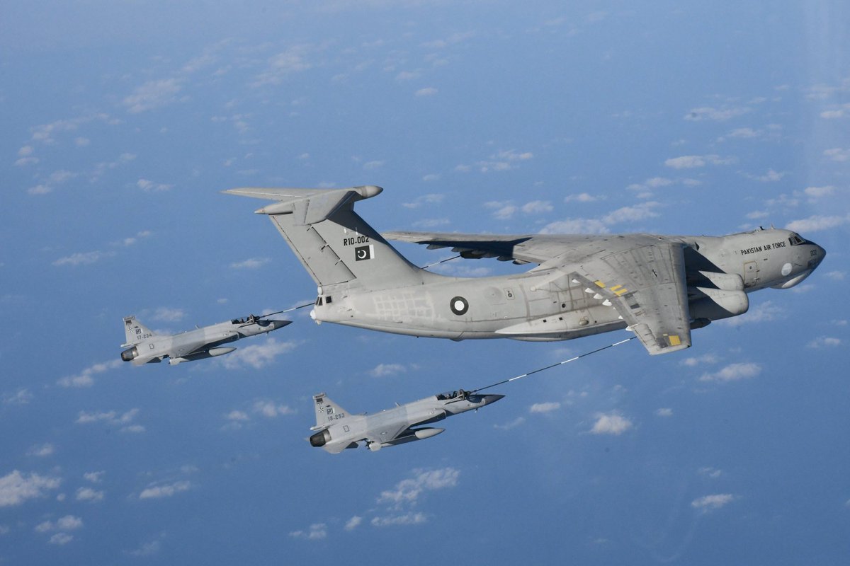 Rimland_Intel's tweet photo. JF-17A Block-II Air to Air Refueling. https://t.co/1AE172MUgQ