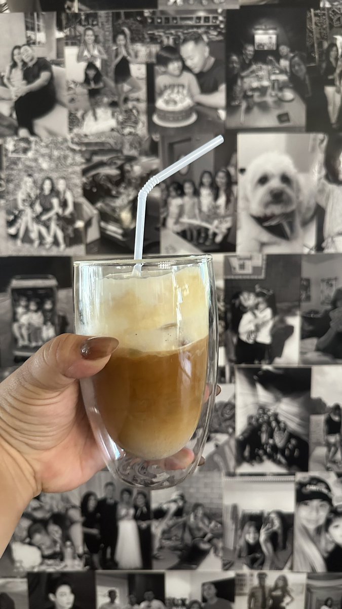 joo_siee's tweet photo. Only thing keeping me sane this week is drinking my homemade einspanners. https://t.co/zaZmMb4a88