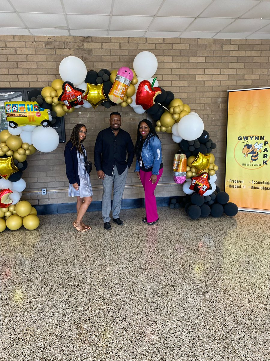 OPLLpgcps's tweet photo. Today two of our Mentors, @LShenine and Jeanetta Nelson are supporting 1st year principal, Mr. Hall, and the @GwynnParkMS learning community. @CoachKHolden14 @pgcps #PGCPSProud https://t.co/wwKdEhz9Td