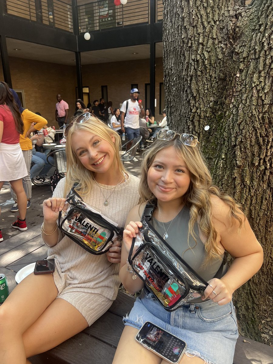 _lexipedraza24's tweet photo. Here with some students at Valenti getting free Valenti swag, plus free pizza and more! 🍕Come out and join us here it ends at 1 P.M. #ValentiFest #RothComm3315 https://t.co/mUmKqQrnsq