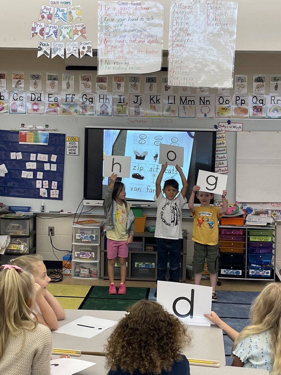 jenc24000793's tweet photo. Using big letter cards to make CVC words today! #amplifylearning #caywood https://t.co/l9uWieJFhV