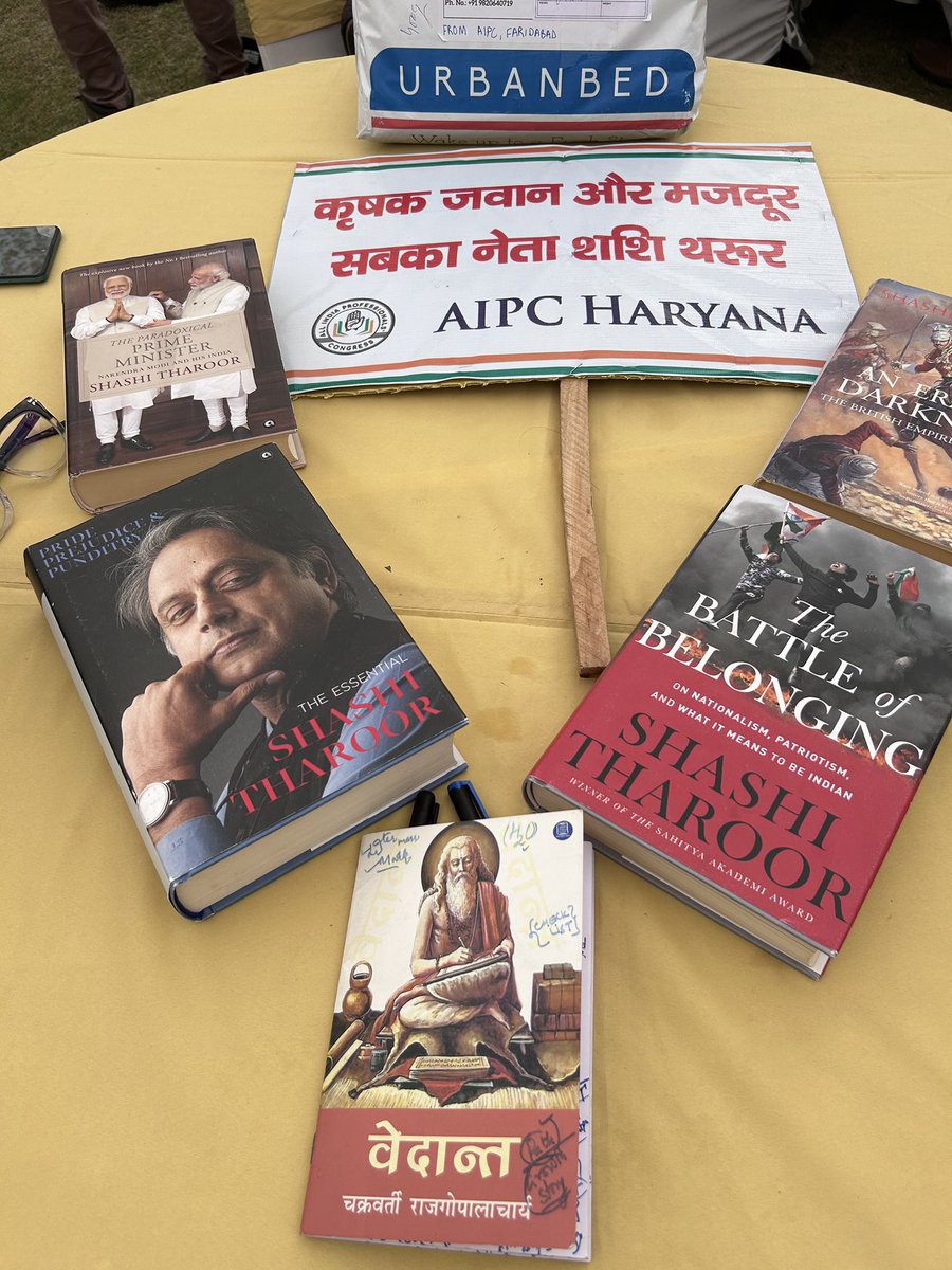 Ayeshap19's tweet photo. @ProfCongHaryana @ShashiTharoor @INCIndia @ProfCong @SalmanSoz @DhillonVijay @saurabhaipc @GurgaonAipc @AipcFbd @ProfCongAmbalaa @AalimJaveri @ProfCongGurgaon Absolutely delighted to meet the ebullient Dr Shashi Tharoor. 
Thank you to all the organisers. We look forward to a future where Judenga Bharat,Jeetenga India. 
In his own wise words - let’s overcome the paradoxes. 
Tablet holder for reading/multitasking pursuits with @urbanbed https://t.co/GQWN5Yu3rd