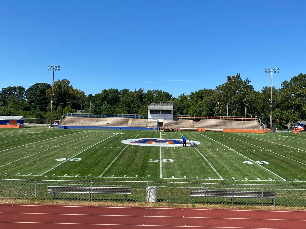 MSN0W3's tweet photo. Thursday Night Lights…Woodstown v. Haddon Heights
#FamilyPrideWin
@Woodstown_FB @WHS_AthleticDir https://t.co/gOPEHzaqsJ