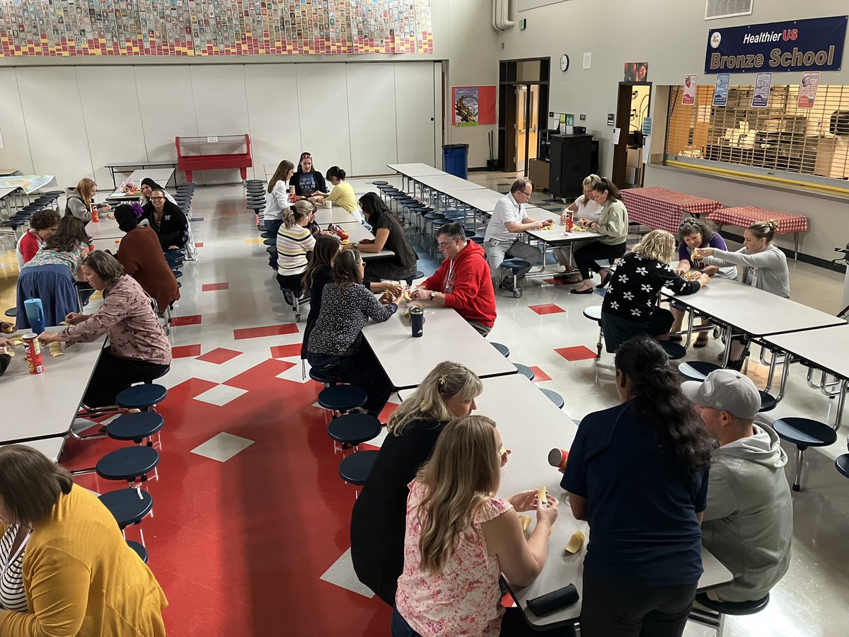 EPS_MonroeES's tweet photo. Circle Pringles Stem activity!  Staff connecting!  #moelove https://t.co/E0T2uV3xWM