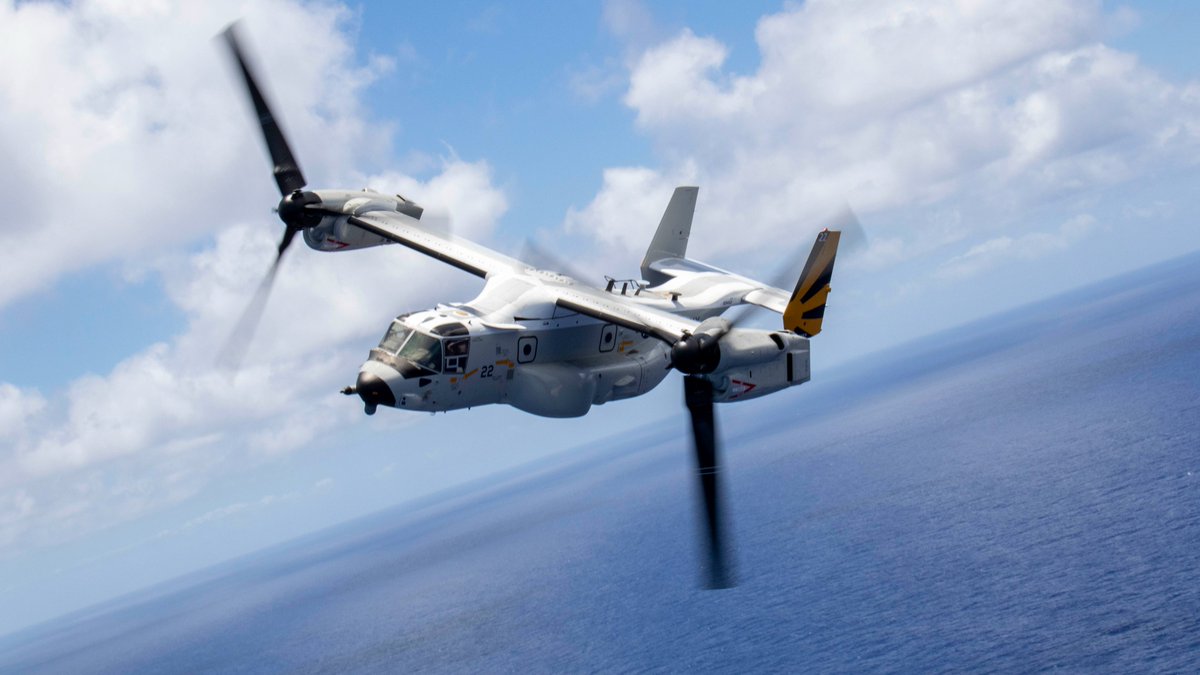 📍PACIFIC OCEAN 
A CMV-22B Osprey, assigned to the “Titans” of Fleet Logistics Multi-Mission Squadron (VRM) 30, returns to Nimitz-class aircraft carrier #USSCarlVinson (CVN 70) earlier this month while the ship conducted routine operations.