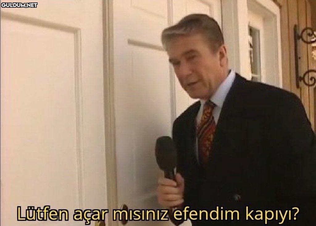 ugurdundarTV's tweet photo. CHP'li belediyelerle olan akçeli ilişkileri nedeniyle Cumhuriyet Gazetesi'nden kovulan çirkin, sevgisiz ve kıskanç Barbie, lütfen açar mısınız efendim kapıyı?
Belki belediyelerden götürdüğünüz paralarla bir bardak su ikram edersiniz!..
🤣🤣🤣 https://t.co/DpIDO0hrpS
