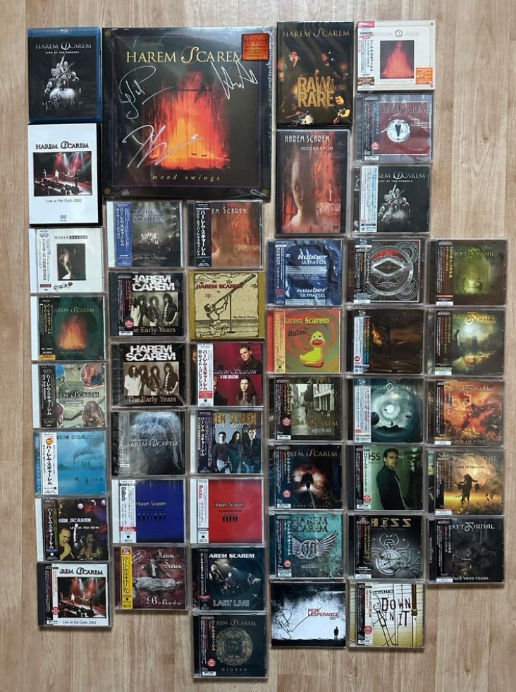HaremScaremBand's tweet photo. Special thanks to Rinse Jan Kammenga for sharing his collection!
#haremscaremband #musiccollection #greatfan https://t.co/9UlzWN04BE