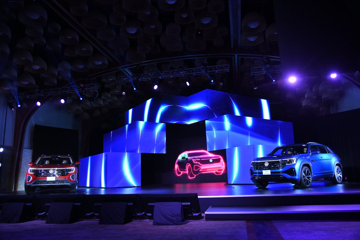 achiquini's tweet photo. Gran noche en nuestro VW Day en compañía de nuestros concesionarios y medios, en donde presentamos nuestros nuevos Teramont, Cross Sport, Polo y Jetta GLI 40 Aniversario, además, anunciamos el regreso de GTI.  @Volkswagen  #betheevolution https://t.co/0Yx5ASNi9O