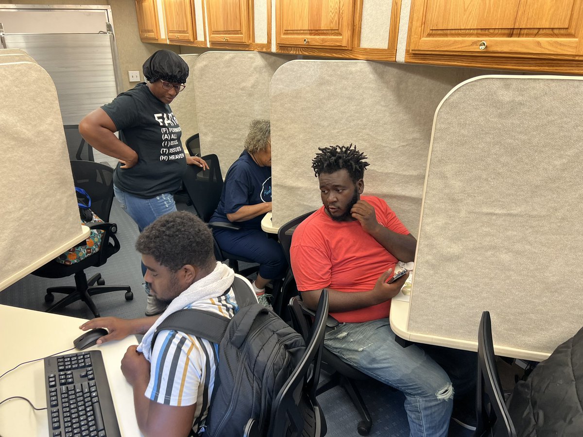 AndrePerezSLCC's tweet image. Spending a beautiful day with SLCC’s @southlacc Adult Ed @slccadulted team during the SMILE Community Action Resource Fair in downtown Lafayette. Many people are signing up to earn their high school equivalency and change their lives for the better!