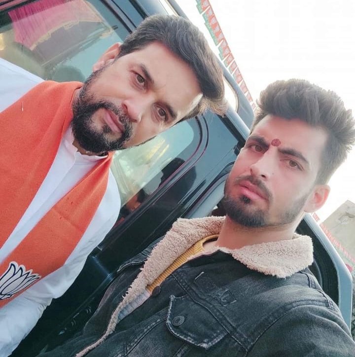 JournalisLokesh's tweet photo. जनता के काम करने वाले ईमानदार नेता ,,❤️❤️  नमस्कार सर, अगर पहचान लिया होगा तो Retweet जरूर करें @ianuragthakur https://t.co/70JnIg4VBU