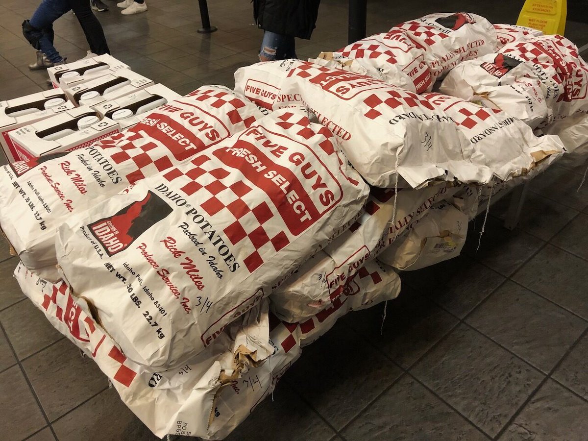moe52's tweet photo. Speaking of Five Guys, what genius that they store their potatoes in the customer area. Does anything say "not frozen" better than having the potatoes in plain view?

#marketingforentrepreneurs https://t.co/oCcLDJcsrk