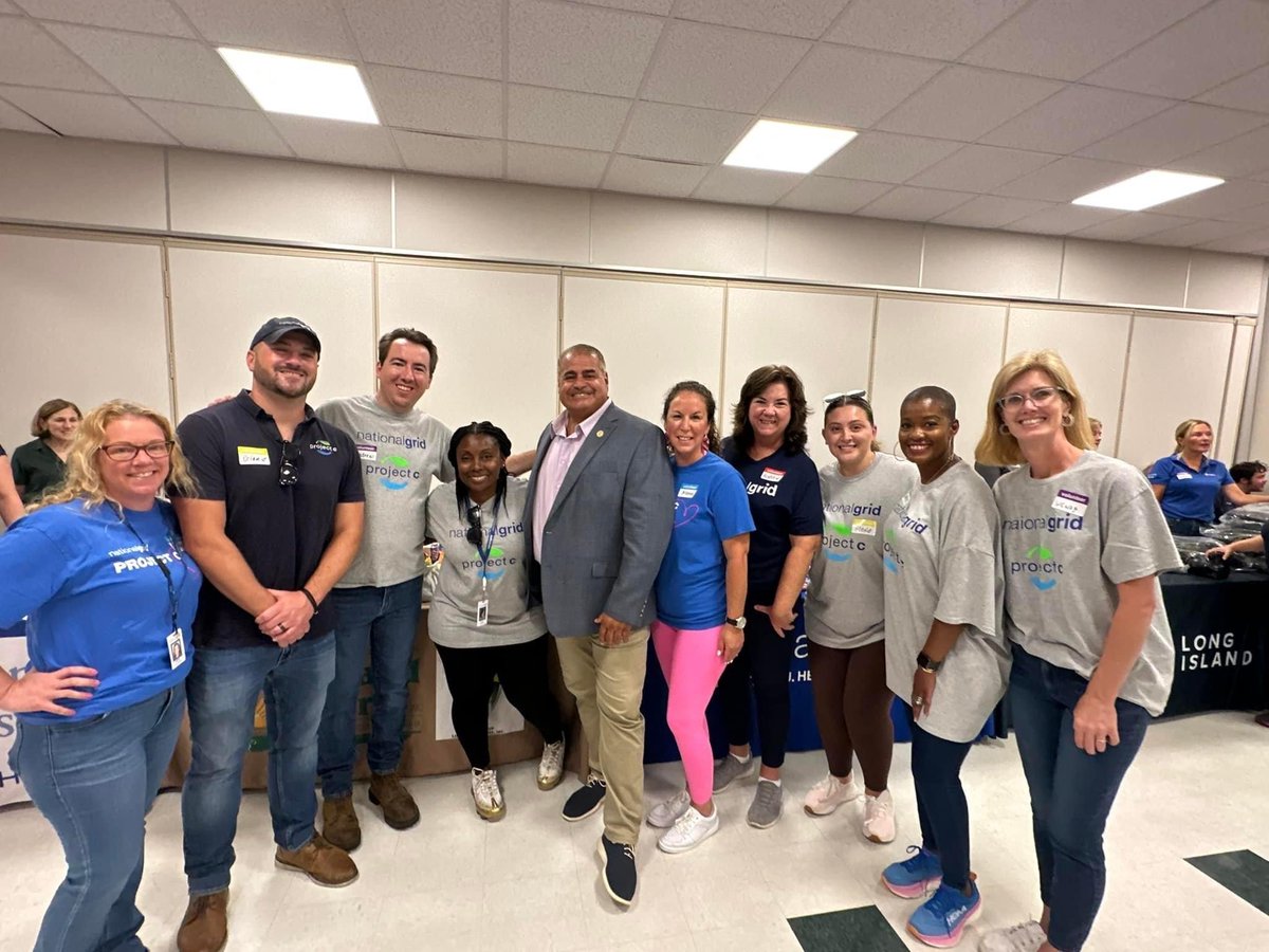 Thanks for <a href="/LegislatorNick/">Legislator Nick Caracappa</a> for supporting the #SuffolkCounty #Veteran Resource Stand Down Event with #generalneeds Over 500 veterans received new clothes, food and resources. Learn more: shorturl.at/lAVX7