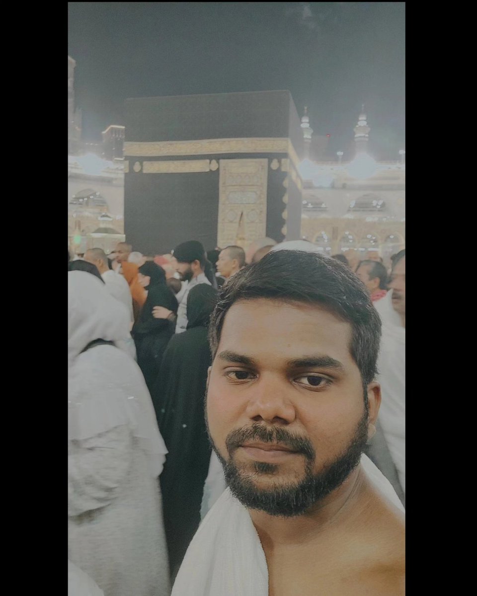 BeingShakeel55's tweet photo. Alhumdulillah, Completed 1st Umrah of my life❤️.
The holy city of Makkah is where the heart finds peace and the soul finds solace.
#Umrah
#Makkah 
#ProphetMuhammadﷺ 
#Islam https://t.co/LIhWTCDSHd