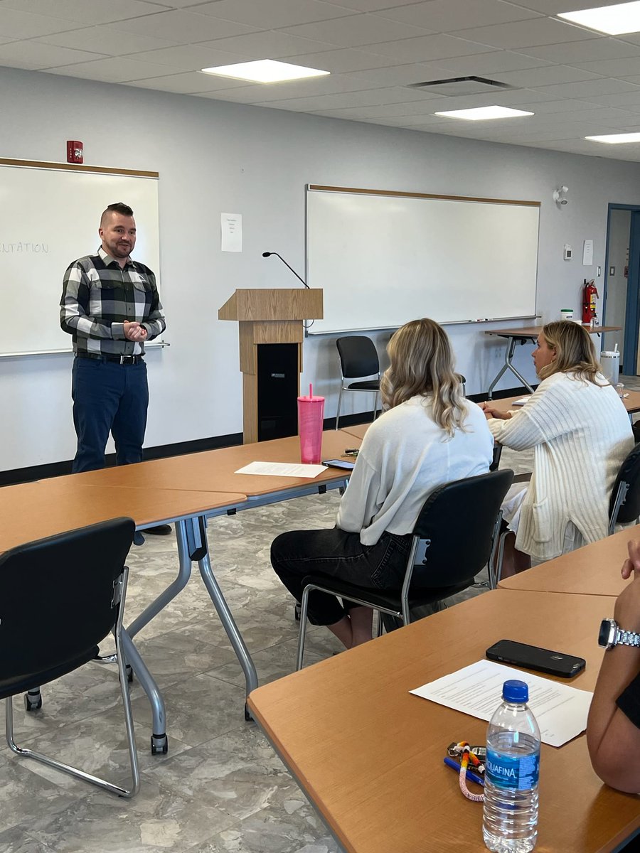It's wonderful to welcome the first year Dental Therapy Learners at our Air Ronge Campus! After a long break this... program is back! 🎉

#oralhealth #findyournorth #northlandscollege #welcome #dentaltherapy