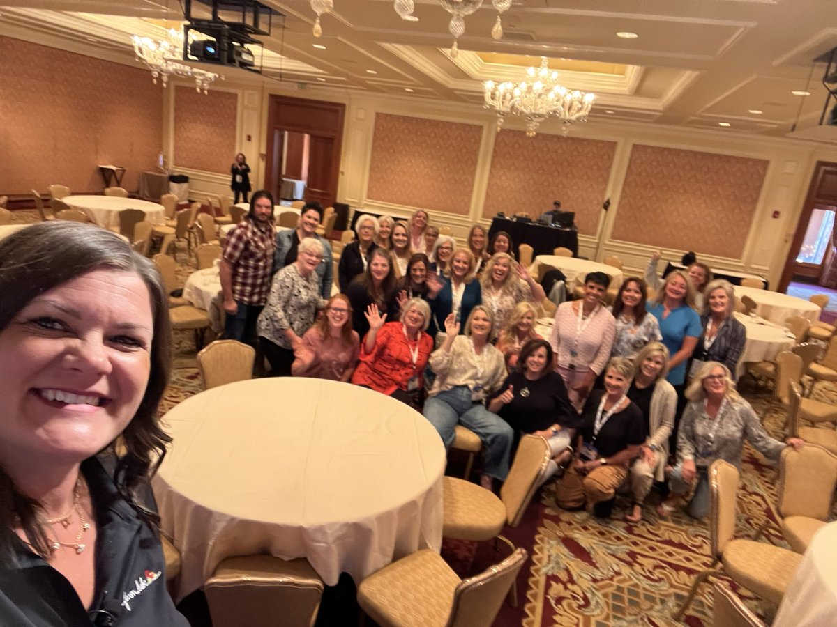 thefarmbabe's tweet photo. At the 95th annual IGSA conference this week - Idaho Growers and Shippers Association.  Hellooooo Idaho potatoes! Celebrating YOU at the social luncheon in Sun Valley with a farmer selfie #felfie 🙂🍟🥔🥔 @IdahoPotato #igsa #idahopotato https://t.co/EYqwhzRPKI
