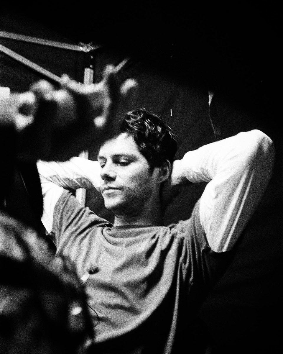 onlydylobrien's tweet photo. New 📷

Dylan O'Brien behind the scenes on the set of "Anniversary" in Howth, Ireland. (2023)

📷©: zoeydeutch on Instagram https://t.co/JTSNZIZPTa