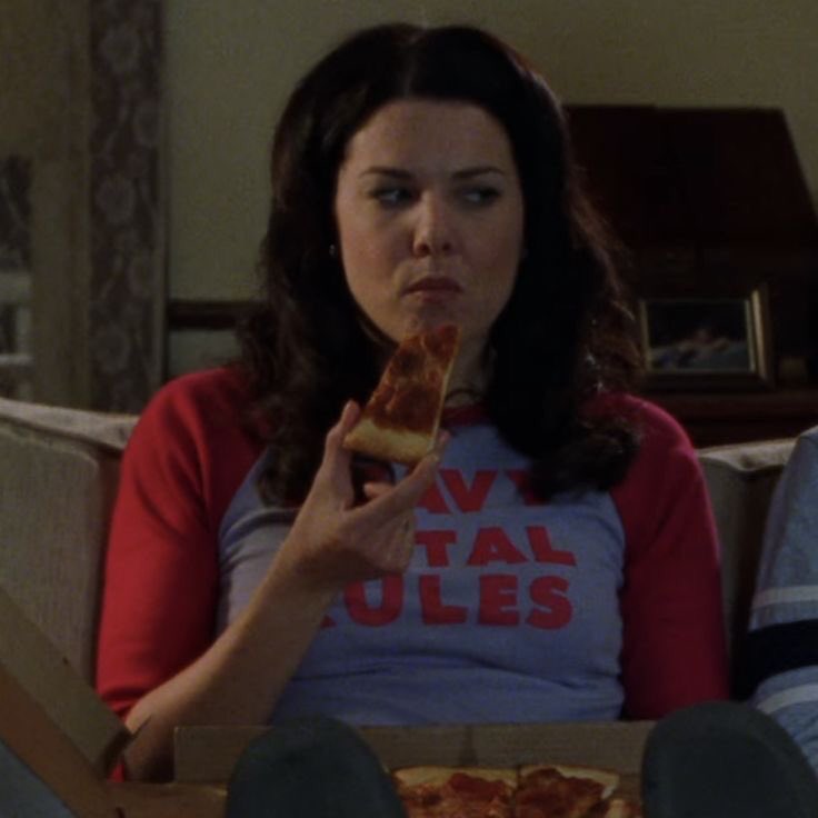 lorelaisbest's tweet photo. 🍕❤️‍🩹 https://t.co/VEcfWtzJDa