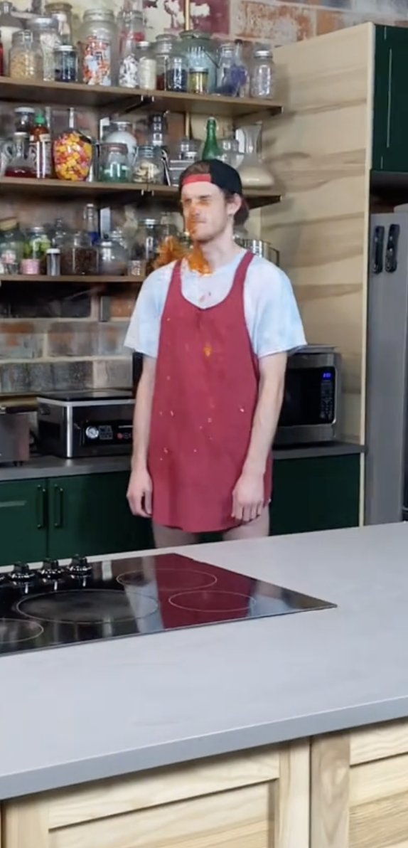 Nicole Enayati tweet media