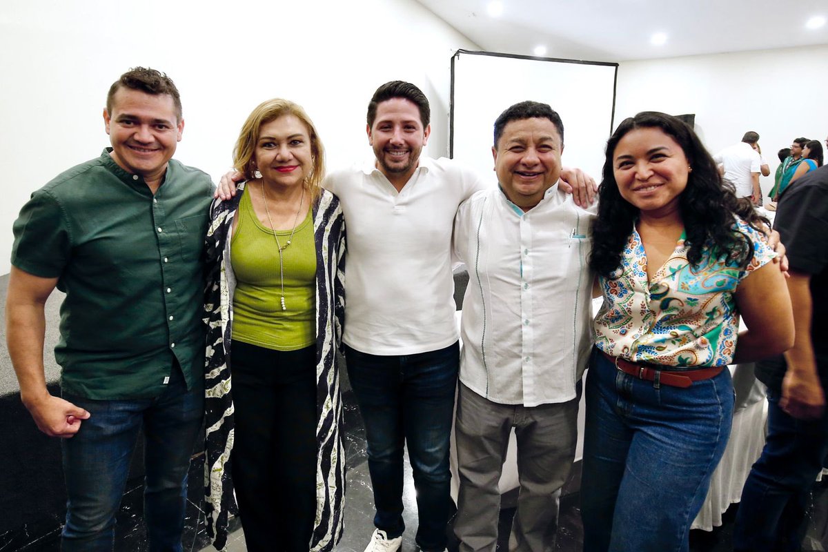 La capacitación es la mayor fortaleza de nuestro partido <a href="/quintanaroopvem/">Partido Verde en Quintana Roo</a>   y trabajando en unidad avanzaremos con pasos firmes en la consolidación de nuestro proyecto de la mano de nuestro líder <a href="/RenanSanchez_/">Renán Sánchez Tajonar</a>