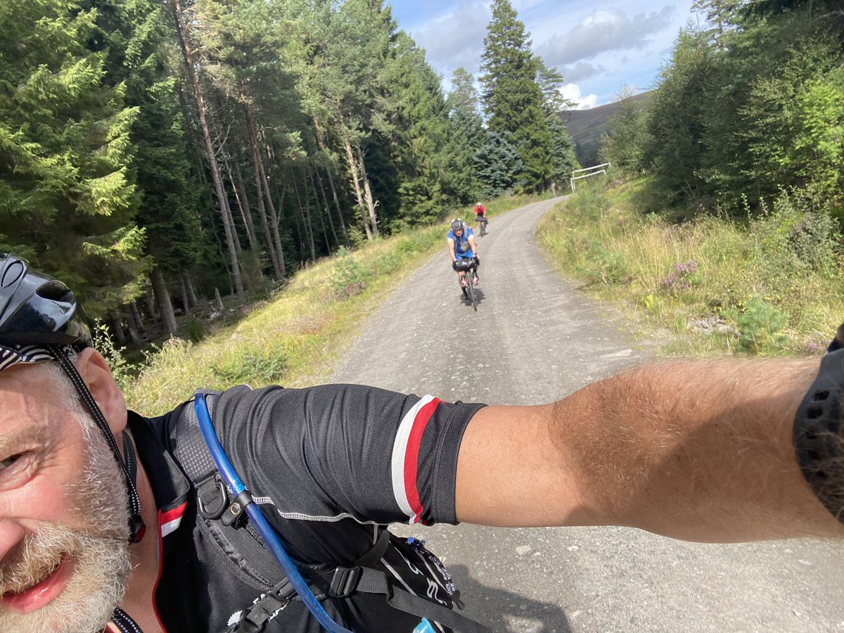 weegiewheelercc's tweet photo. Still doing #badgerdivide - 28m overnight detour to get brakes bled and pads replaced. Thanks Bothy bikes. What a day 24hrs make. Now 93/212 done - cycled 120. At Corrour Station today 53m/2800ft https://t.co/QJ1ZEi1uI2