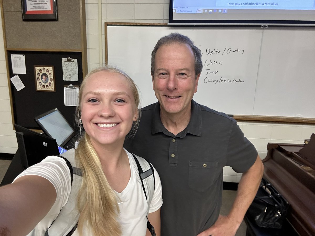 USFCougarsSB's tweet photo. HAPPY SECOND WEEK OF SCHOOL (better late than never) @USiouxFalls!!!
#PicsWithAProf is back! Our kids are so lucky to have amazing professors who genuinely care about their successes in the classroom! Check out our ⭐️ professors!!! https://t.co/ieq5INiXl8