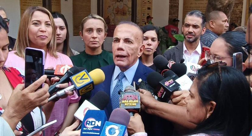 polianalitica's tweet photo. 🔵 Manuel Rosales: Maduro y yo nos hemos reunido, pero no para derroches de simpatías. 

🗣️ “Somos militantes de corrientes políticas opuestas. No podemos permitir que las ofertas engañosas convenzan al país de que lo mejor es el conflicto permanente entre gobernantes”. https://t.co/GnKpnieR9J