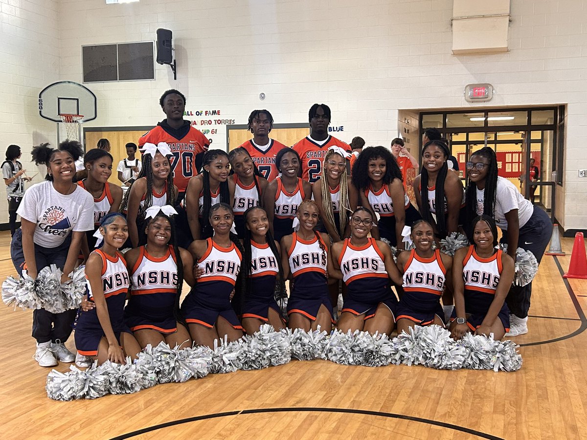kelsedwards1016's tweet photo. Thank you @NorthSpringsHS for taking the time to come and motivate our scholars! It was amazing! @LakashaLee @TruesdaleAP https://t.co/rvL6UKCrHl
