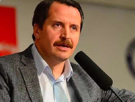 REM__BEN's tweet photo. Soldaki kendini dünya starı sanıyor, sağdaki de sendika başkanı sanıyor https://t.co/pOnZhqMxDU