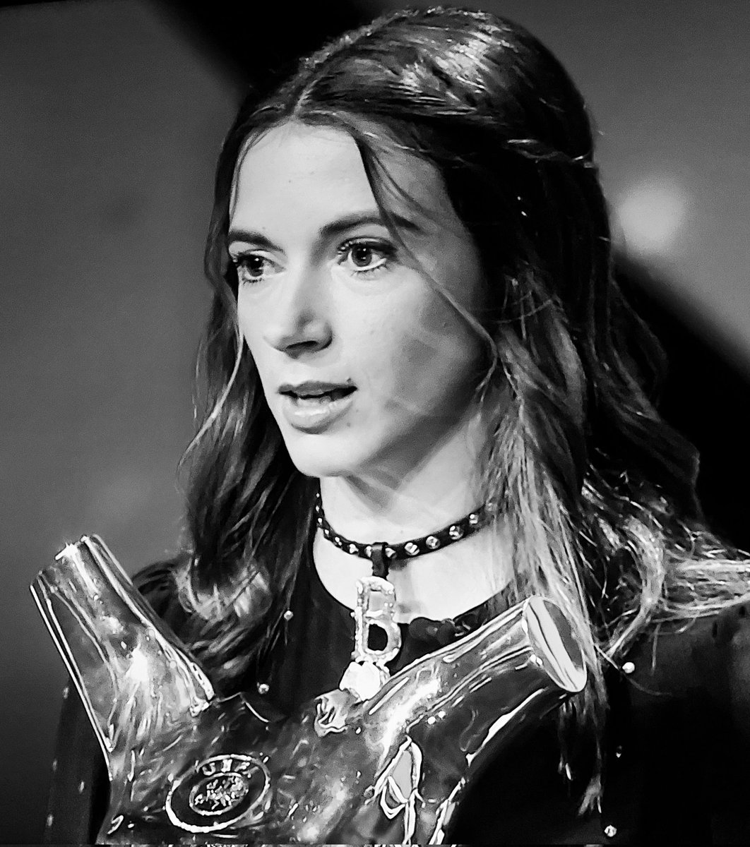 JotDownSpain's tweet photo. "Como sociedad no debemos permitir abusos de poder ni faltas de respeto".
Doña Aitana Bonmatí. Jugadora del año de la UEFA. Touché. https://t.co/t2GZgwp2Fr