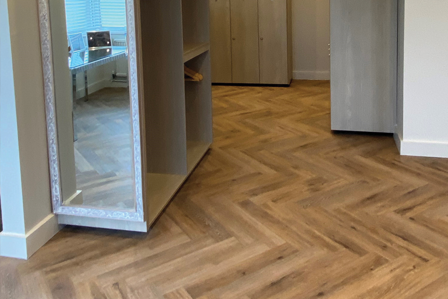 CFJMagazine's tweet image. COREtec Naturals Herringbone in colour Acorn was specified for a refurbishment of the changing rooms at Woodbridge Golf Club Fore Wood Floors in Ipswich completed the installation and the end result is described as ‘stunning’ 👇🤩 contractflooringjournal.co.uk/case-reports/m…
#coretec #flooring #floor