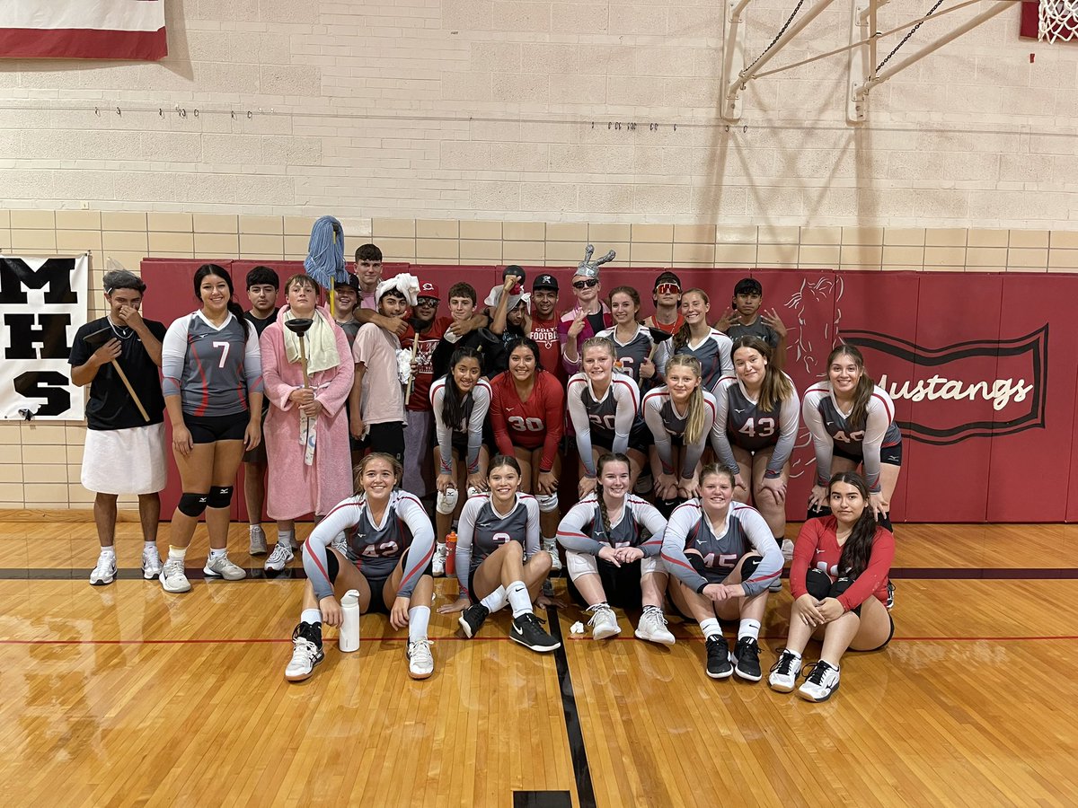 Julie Russell tweet media