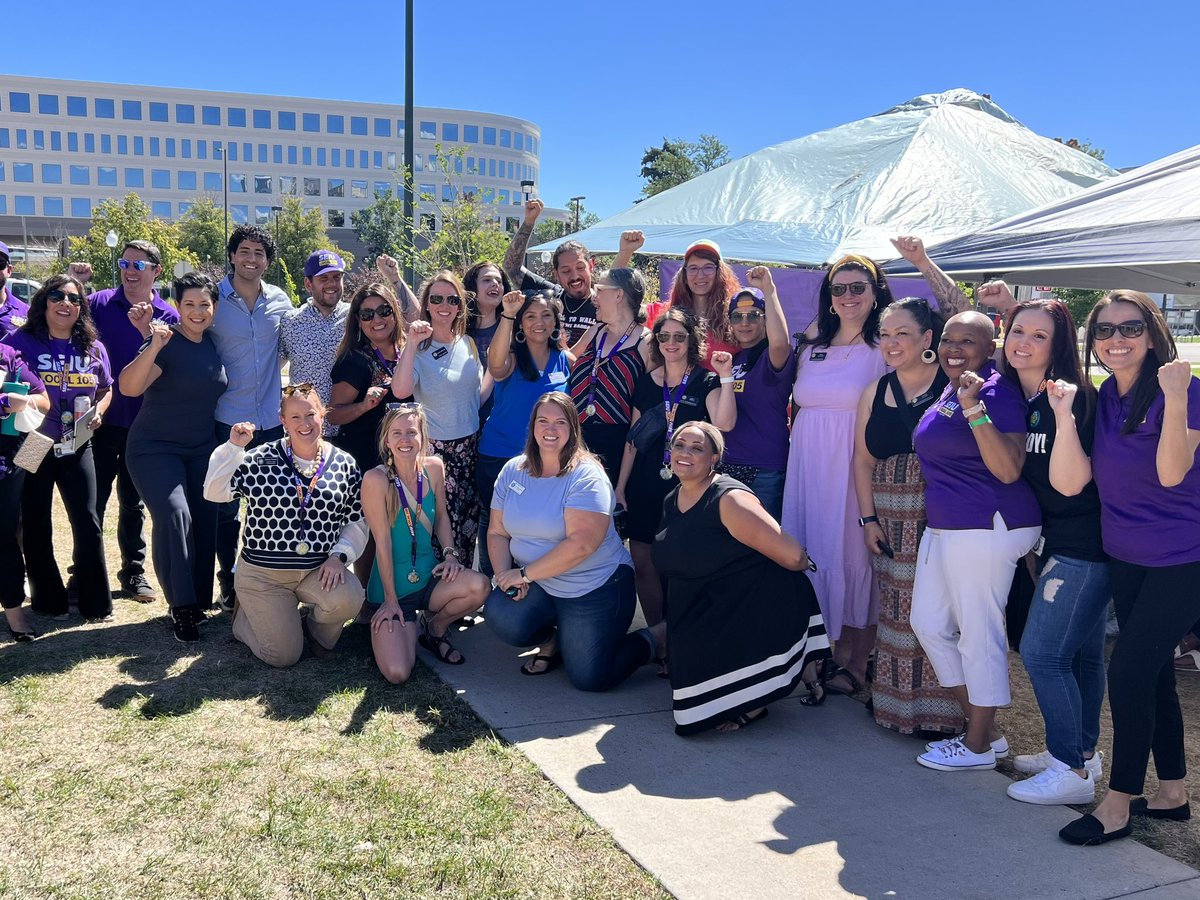 JessieDanielson's tweet photo. I stand alongside so many elected officials to support the healthcare workers at @kpthrive who are going to do what it takes to ensure fair wages, and other protections they need to continue to provide outstanding patient care. #copolitics #coleg @SEIU105 @SEIU https://t.co/uPtmgcVUc5
