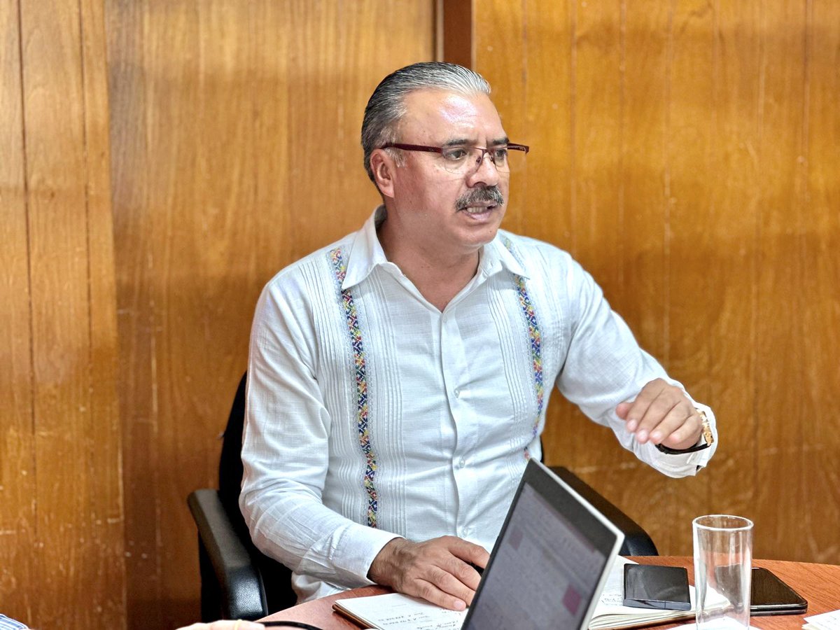 SNTE56Veracruz's tweet photo. El profesor J. Reveriano Marín Hernández sostuvo una reunión de trabajo con los Secretarios de Trabajo y Conflictos del Sistema Homologado

Nota completa:
https://t.co/Vv8cqzgkp3

#𝙎𝙤𝙮𝙎𝙉𝙏𝙀56 🟠
#𝗟𝗮𝗨𝗻𝗶𝗱𝗮𝗱𝗡𝘂𝗲𝘀𝘁𝗿𝗮𝗙𝗼𝗿𝘁𝗮𝗹𝗲𝘇𝗮 🙋🙋‍♂️ ✅ https://t.co/nOh1uL9ceG