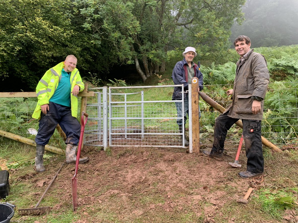 finstumpf's tweet photo. Another kissing gate installed by volunteers with @RamblersCymru and @MonCountryside this time on #ThreeCastles

Improving access @visit_mon @MonmouthshireCC @LoveYFenni @VisitAberG 

Get in touch if you want to join in. Opportunities also include checking paths, light clearance https://t.co/NdRsJhvWmW