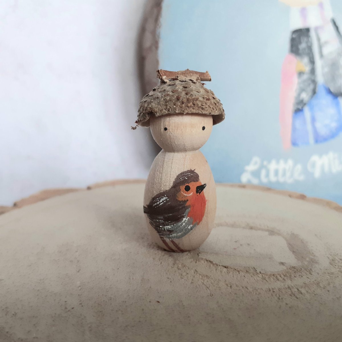 When Robins appear...

This one appeared on my painting table today. Do you like robins?

Find Little Robin in...
etsy.com/shop/LittleMis…

#robin #GardenersWorld #Smallbiz #shopsmall #buysmall #thursdayvibes #handpainted