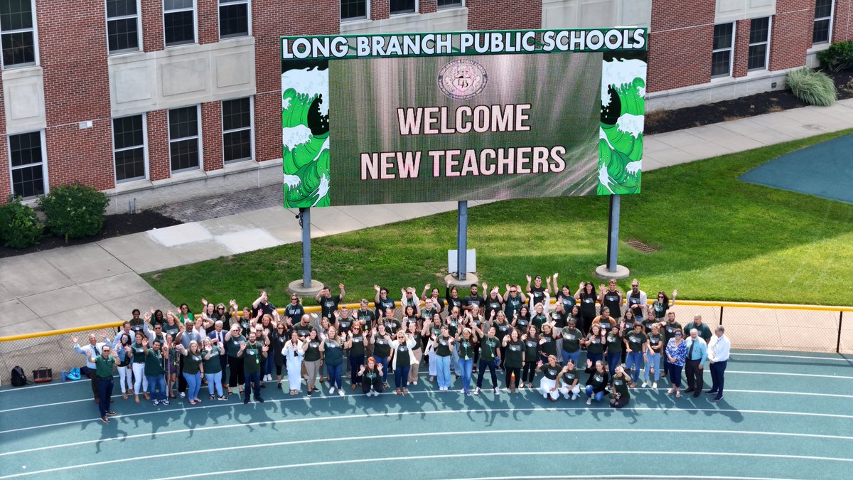 Welcome New Teachers! We are the Green Wave and WE ARE READY! 💚🌊

#LBTogetherWeCan #JuntosNosPodemosLB #JuntosPodemosLB