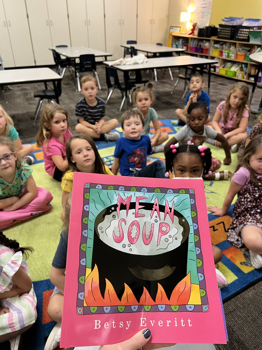 suttonamysimon's tweet photo. First official Book Fairy visit today filled up my whole teacher ❤️ Got to gift a fave book to a deserving colleague AND heard lots of ideas for getting over the grumps- deep breaths, take a nap, eat a snack… so fun! 📖🧚♀️@Mrs_StinsonFE @HumbleISD_FE #FosterReads https://t.co/ObDMSfHgWv